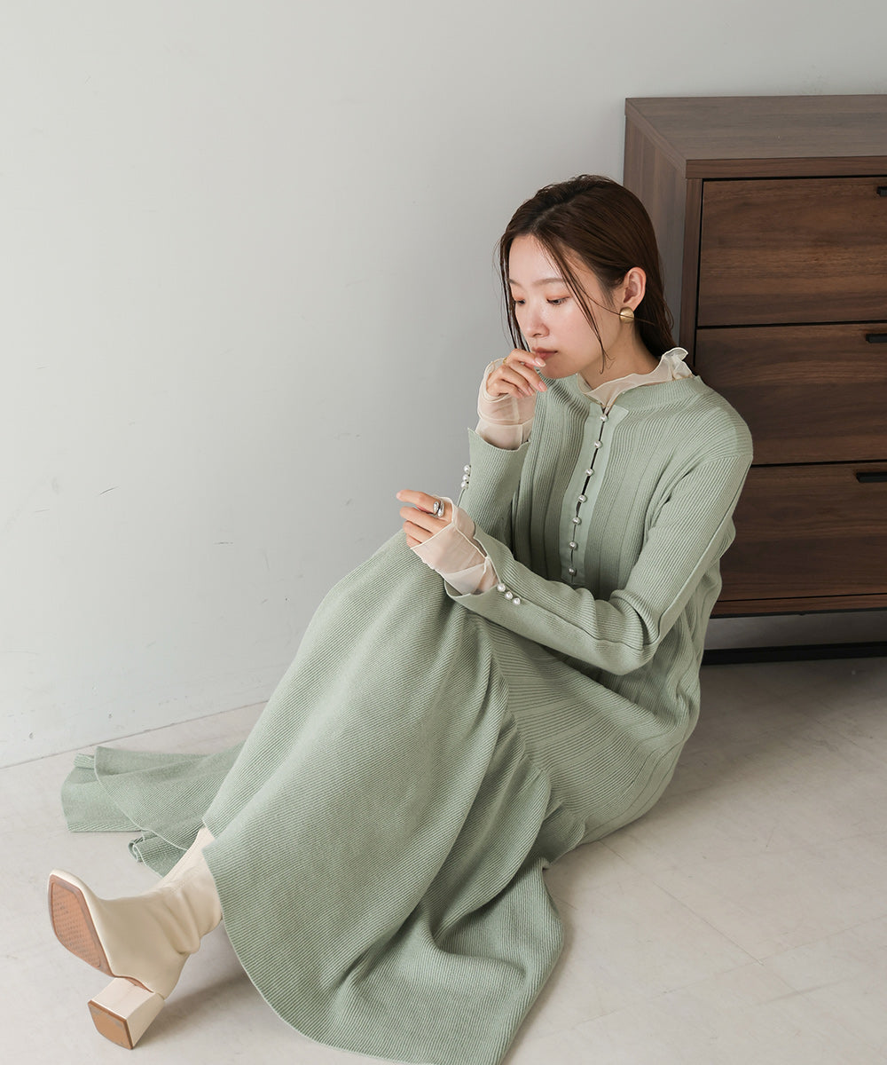 PEARL BUTTON FLARELINE KNIT ONEPIECE