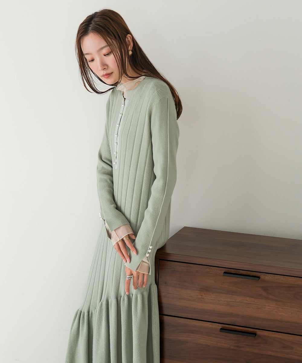 PEARL BUTTON FLARELINE KNIT ONEPIECE