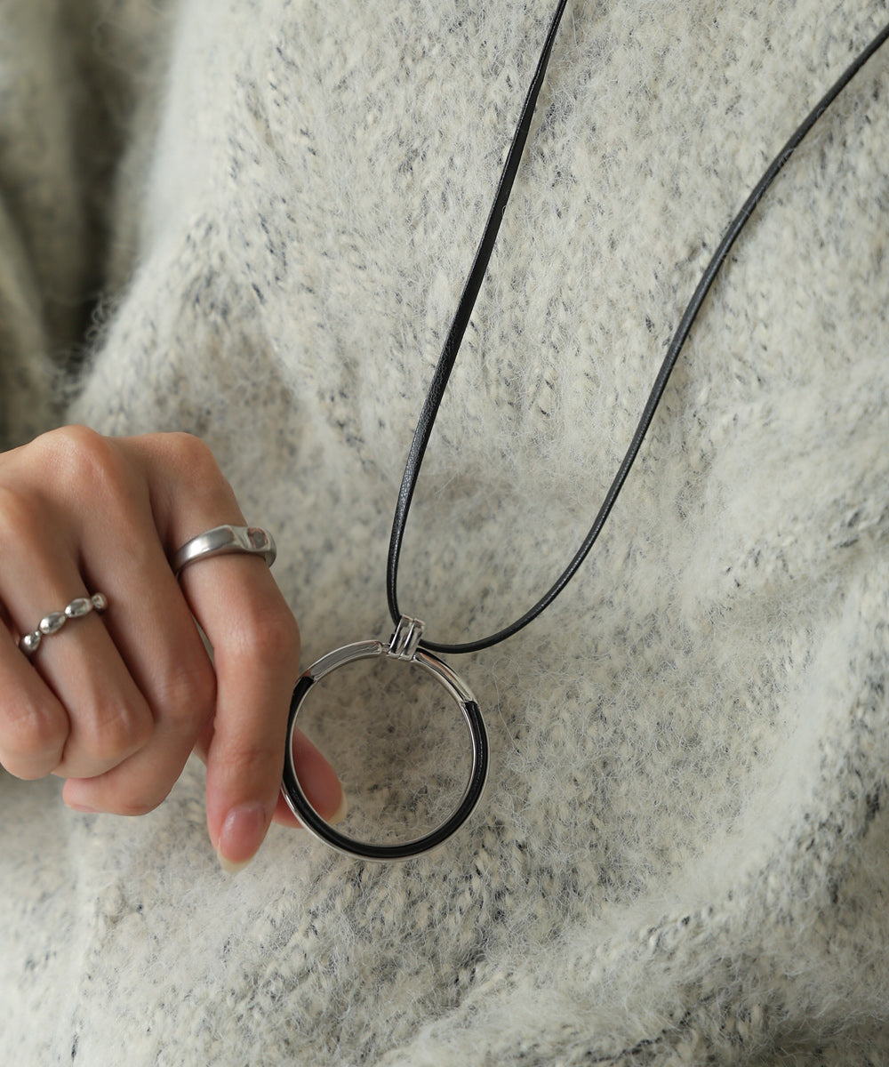 RING MOTIF NECKLACE